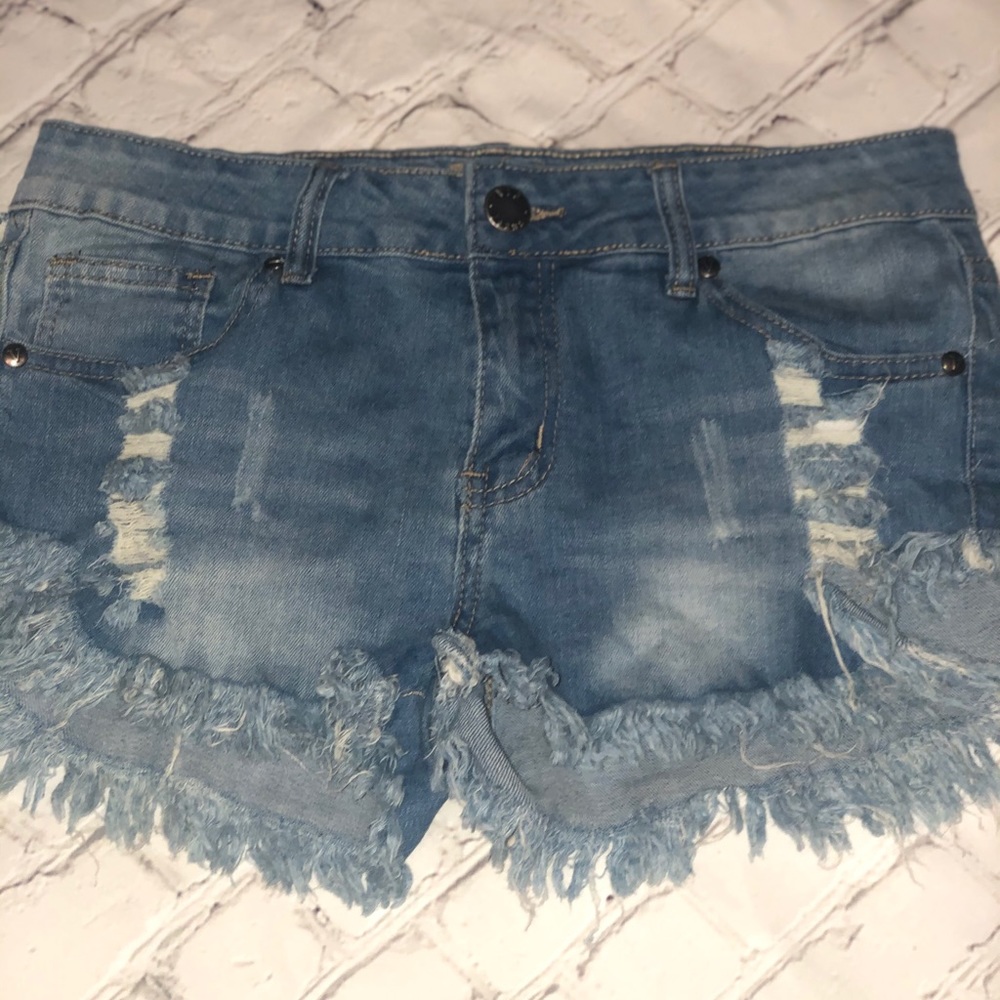 Ripped & Frayed shorts!